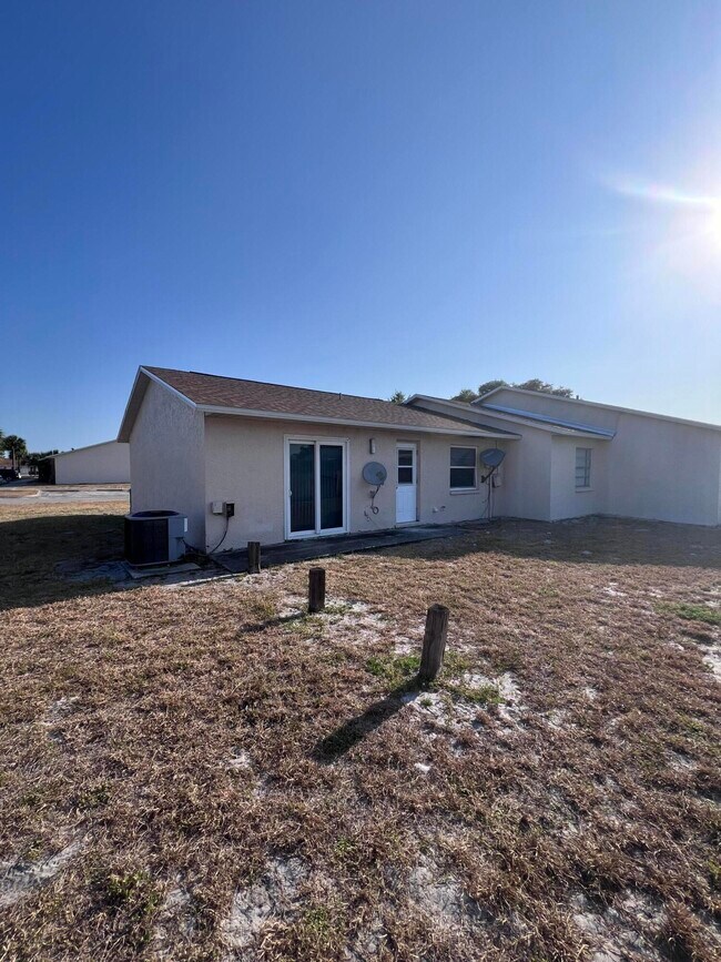 Building Photo - 1514 Clearlake Rd