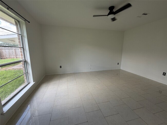 Building Photo - 14407 Locke Ln