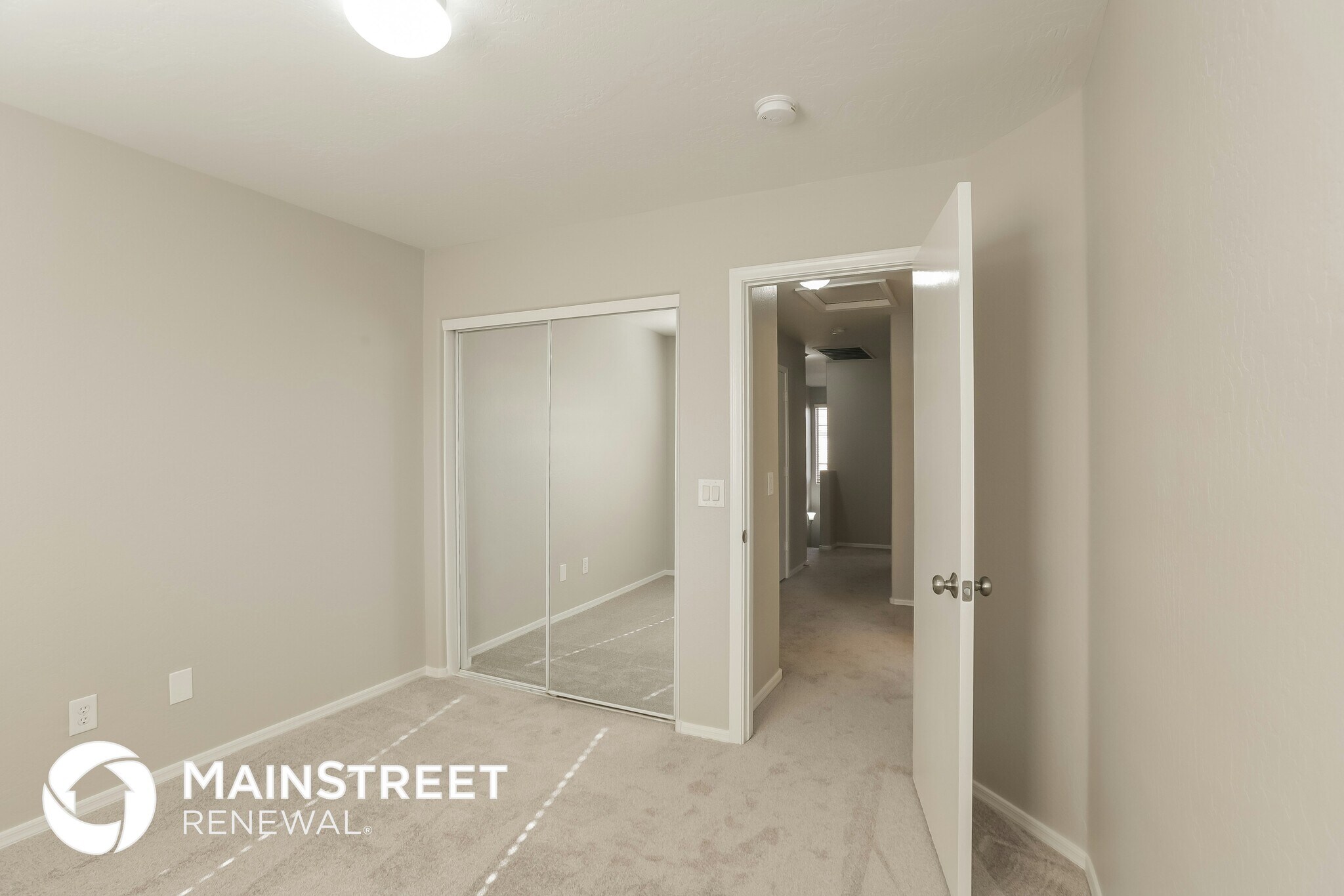 Building Photo - 5337 W Warner St