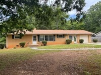Building Photo - 2 BED, 2 BATH BRICK HOME LOCATED IN ASHEBORO!