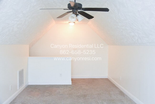 Building Photo - 658 Copper Creek Dr