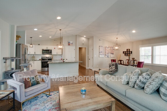 Building Photo - 805 Rison Ave NE