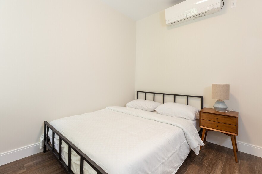 Building Photo - 139 Marcella St