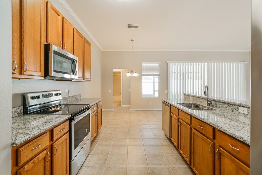 Building Photo - 2018 Samantha Ln