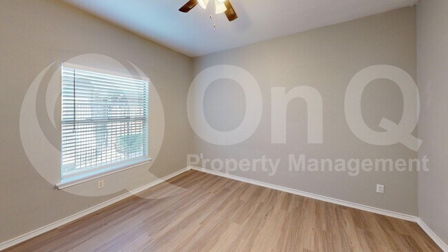 Building Photo - 3263 Wexford Dr