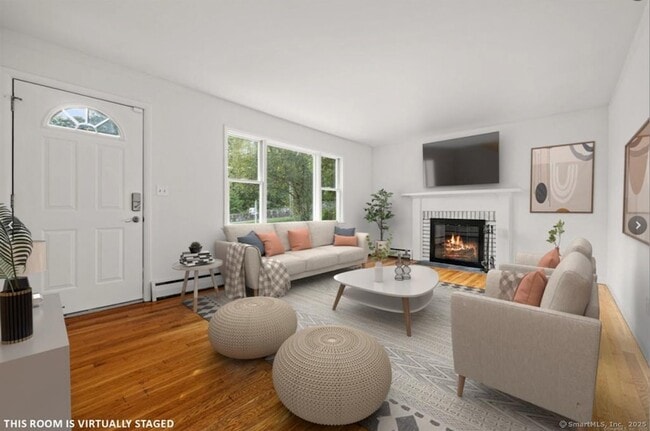 Primary Photo - 412 Main St