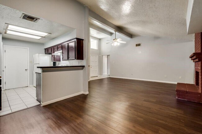 Building Photo - 15846 Blueridge Rd