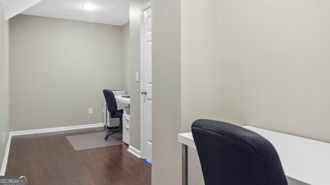 Building Photo - 6209 Benbrooke Dr NW