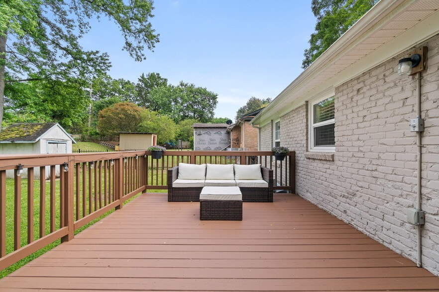 Building Photo - 1825 Windham Pl