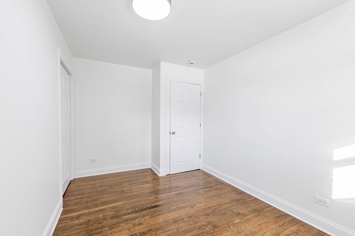 Building Photo - 4120 Greenbrier Ln