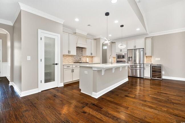 Building Photo - 1592 Buckingham Ave