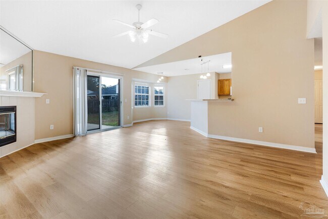 Building Photo - 10719 Crosscut Dr