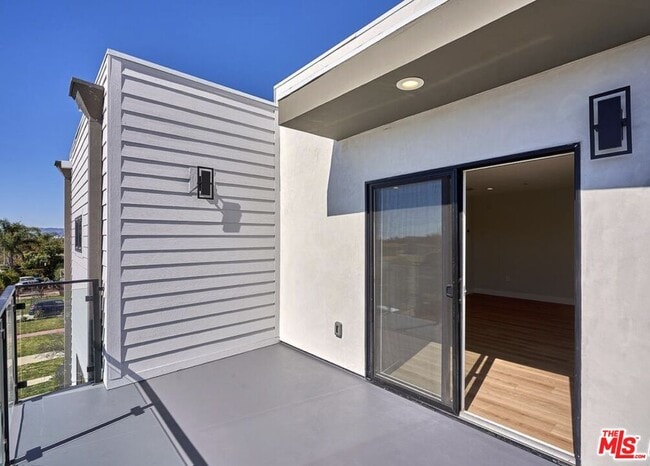 Building Photo - 4507 Lomita St