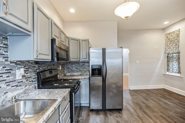 Building Photo - 530 N 58th St