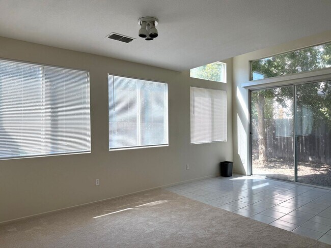 Building Photo - 3 Bed 2.5 Ba 2 Story 2 Car Garage in Folsom!