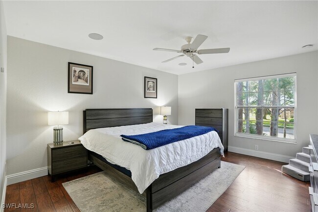 Building Photo - 9624 Crescent Garden Dr