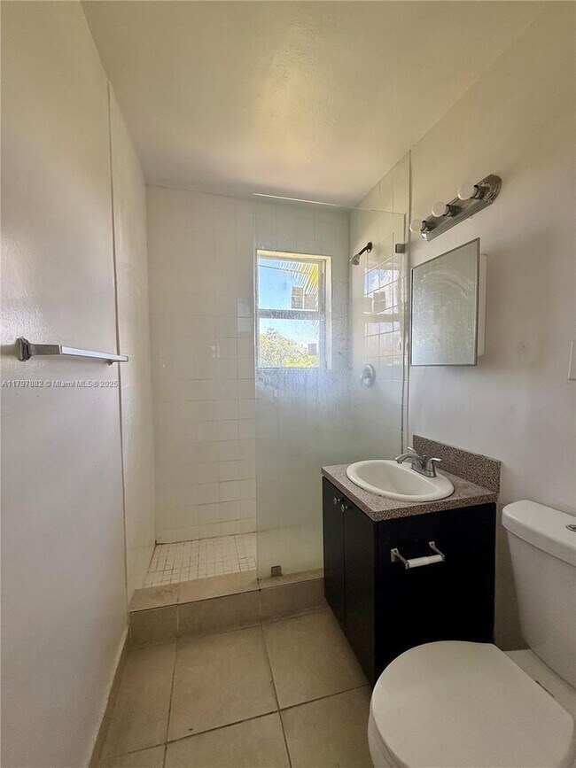 Building Photo - 5305 Biscayne Blvd