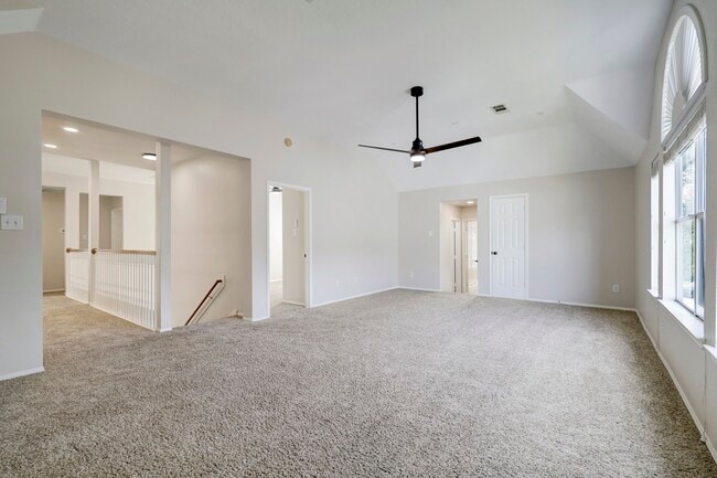 Building Photo - 4615 Russett Ln