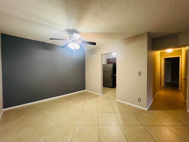 Building Photo - 9875 Pineapple Tree Dr