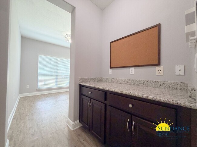Building Photo - 8565 Holley Hills Cir
