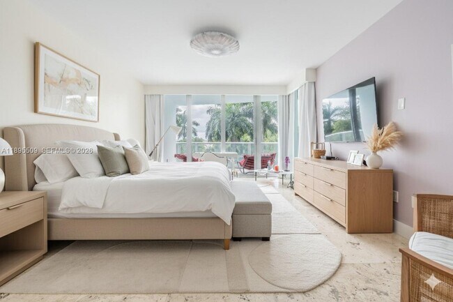 Building Photo - 2627 S Bayshore Dr