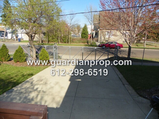 Building Photo - House on Corner Lot Available October 1st, Updated Kitchen/Bath, Fenced Yard, Back Deck, 2 Car Ga...