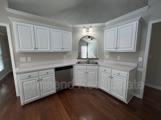 Building Photo - 3539 Harrisburg Dr