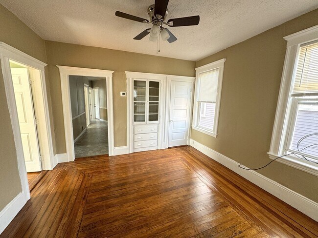 Building Photo - 144 Bridge St