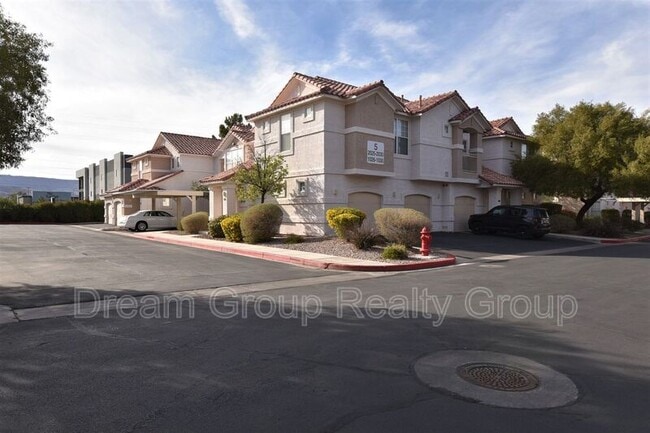 Building Photo - 8555 W Russell Rd