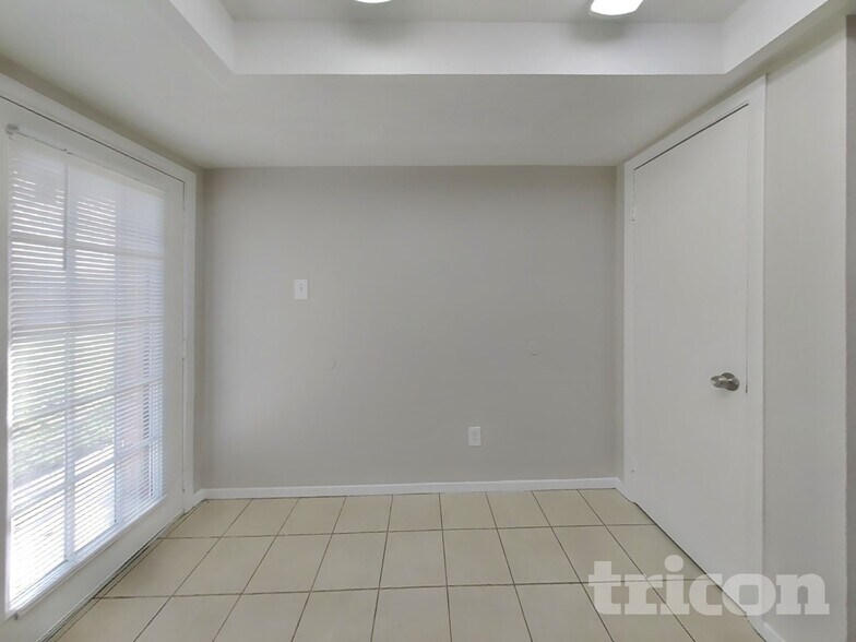 Building Photo - 8510 Sorrel Dr