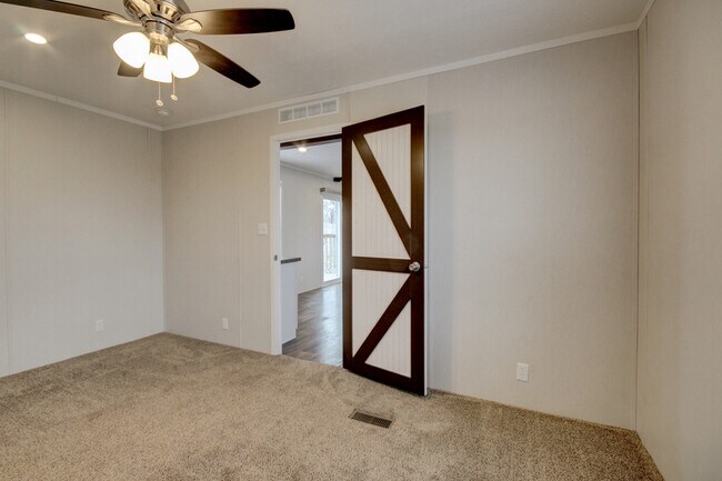 Building Photo - 295 Seays Rd