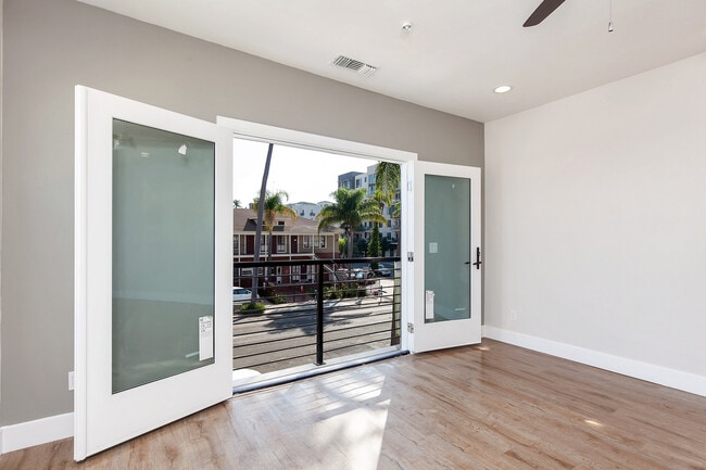 Building Photo - 3318 Fourth Ave