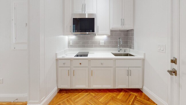 Building Photo - 21 Regent Cir