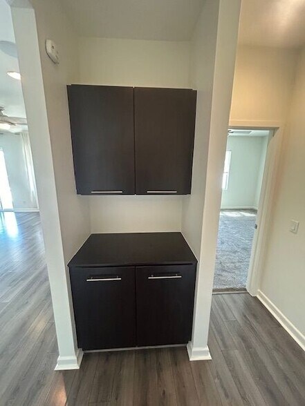 Building Photo - 7041 Cayuga Way