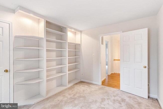 Building Photo - 15385 Bevanwood Dr