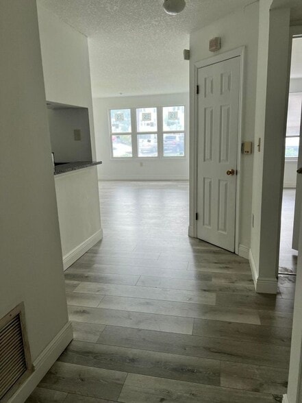 Building Photo - 2307 N Congress Ave