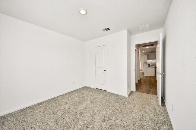 Building Photo - 27458 Serene Pne Dr