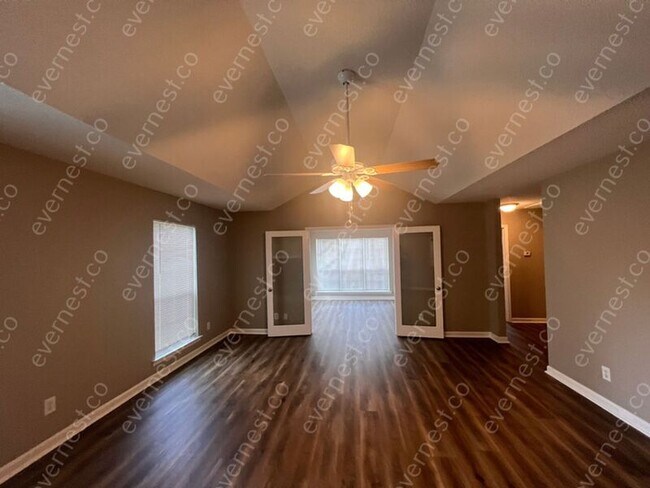 Building Photo - 3985 Fernway Dr