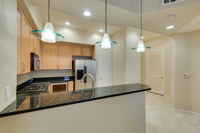 Building Photo - Manhattan Condo - South Las Vegas Blvd.