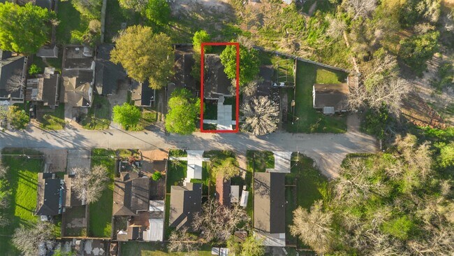 Building Photo - 610 Lettie St