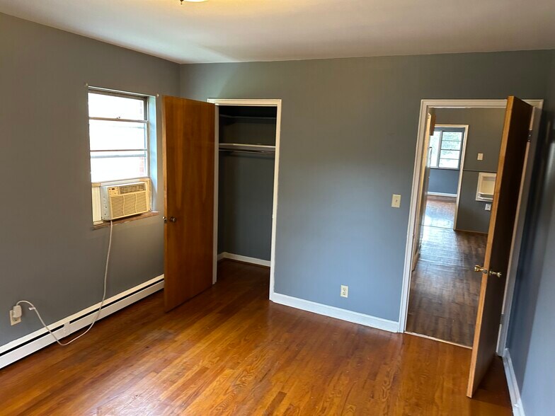 Building Photo - 619 S Fort Thomas Ave