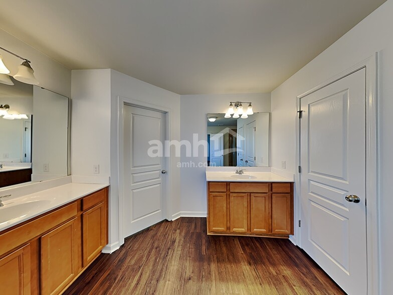 Building Photo - 1505 Ridge Haven Rd