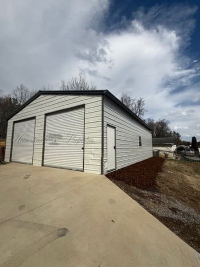 Building Photo - Home on Blakemore Circle