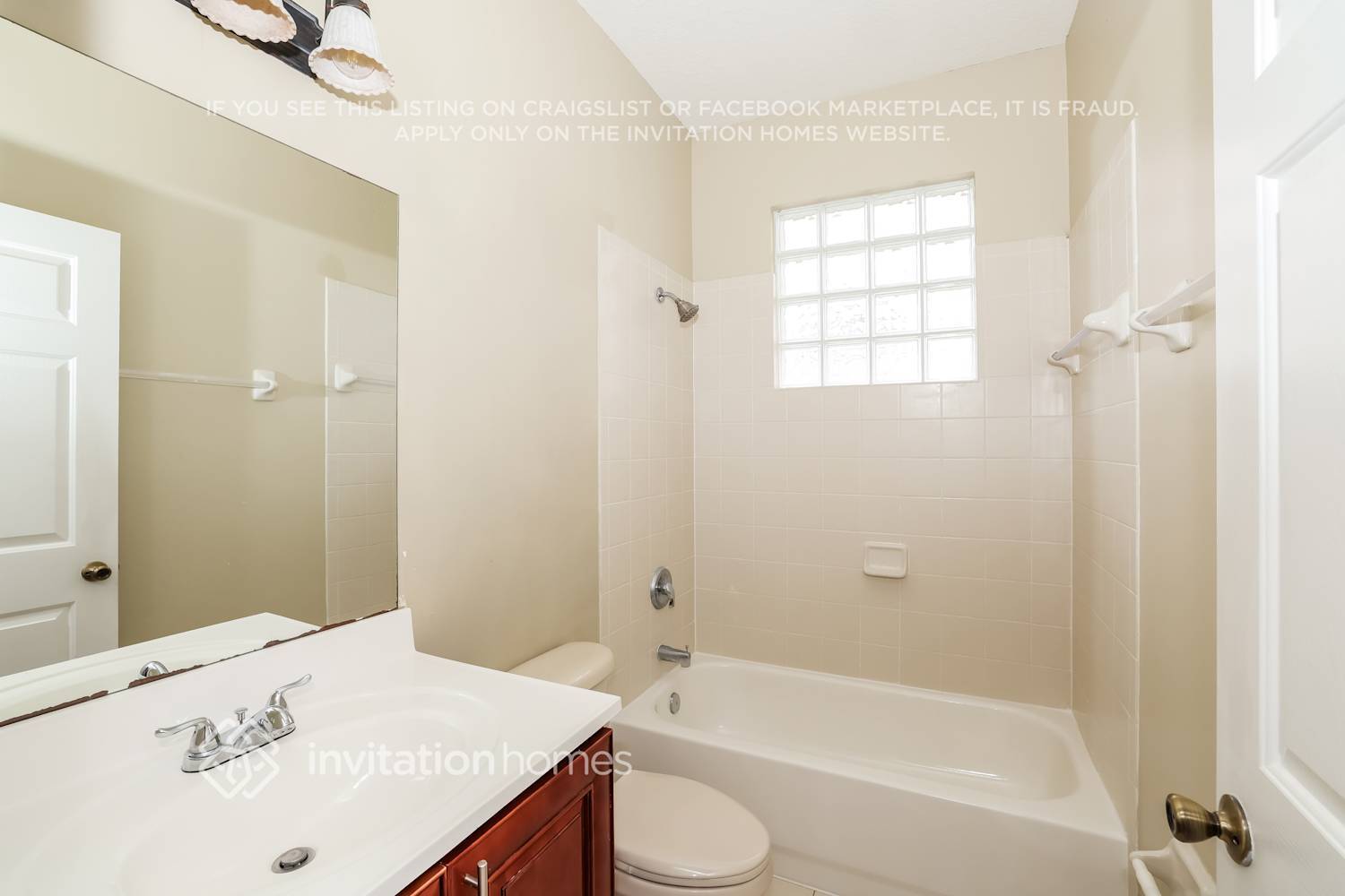 Building Photo - 10566 Galleria St