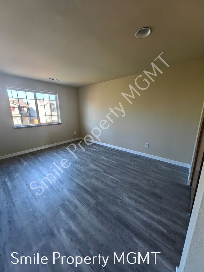 Building Photo - Recently updated New LVP Flooring, New Interior Painting, New Refrigerator.
