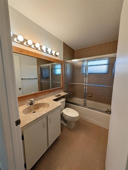 Building Photo - 5895 Autumn Lake Ln