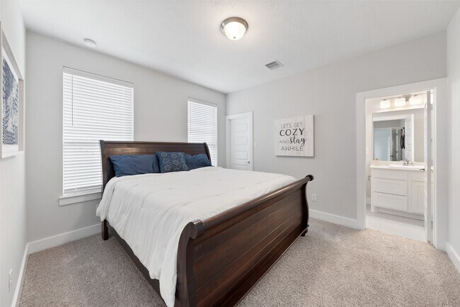 Building Photo - 1102 McMurtry Ridge Dr