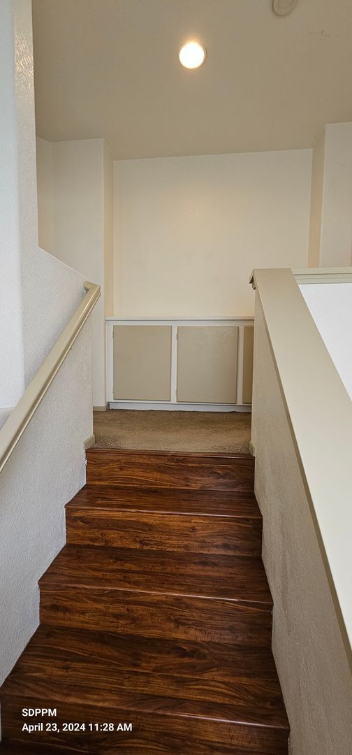 Building Photo - SCRIPPS RANCH - Ivy Hill - Nice 3 Bedroom / 2.5 Bath Townhouse.  AVAILABLE 08/17/2026.