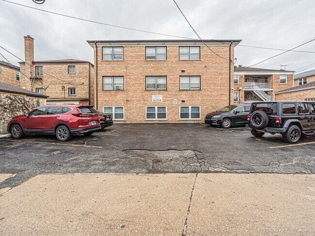 Building Photo - 6751 N Olmsted Ave
