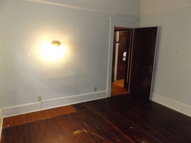 Building Photo - 1416 N 11th St